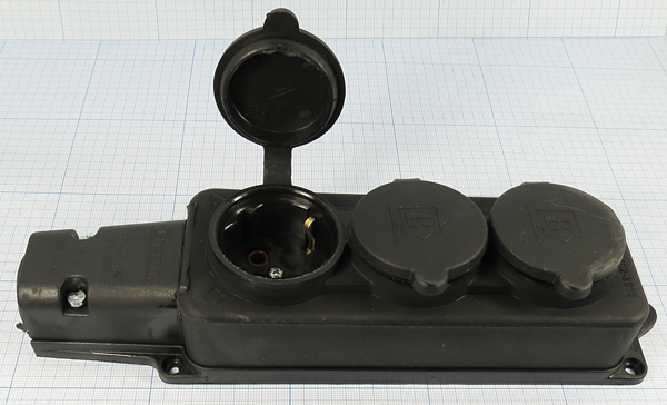 гн пит AC CEE7/4x3\\16/250\\IP44\чер\106-0400-0101 --- 