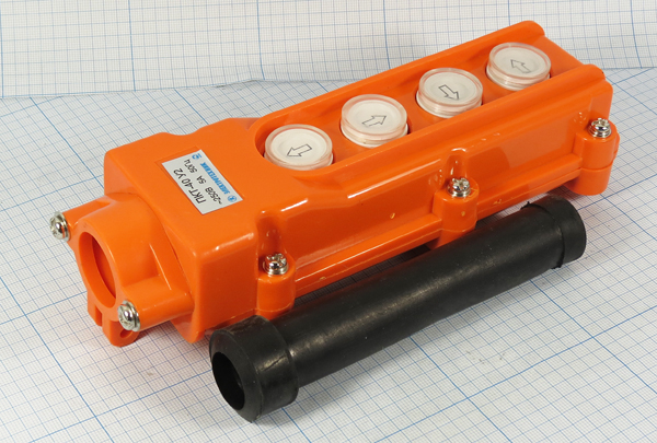 ПКнПКТ\250\ 5\4-(SPST)\\оран\бел\IP54\8C\ПКТ-40У2 --- Переключатели кнопочные