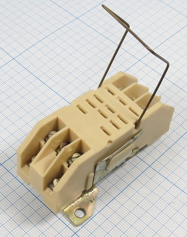 реле держ РП21\003\тип 3/винт\для РП21(№7481) --- Держатели реле