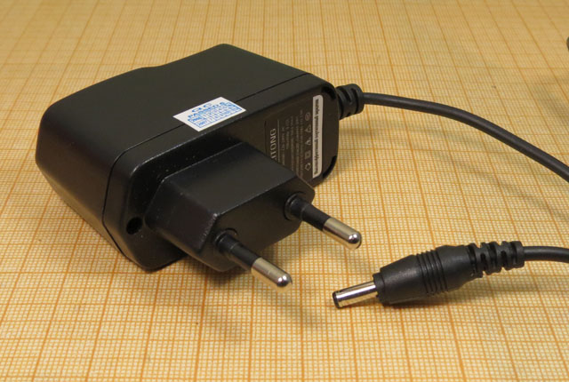 БП\  6В \ \220В\адап\шт3,0d1,05\MOTOROLA-C350\ --- Блоки питания (адаптеры)
