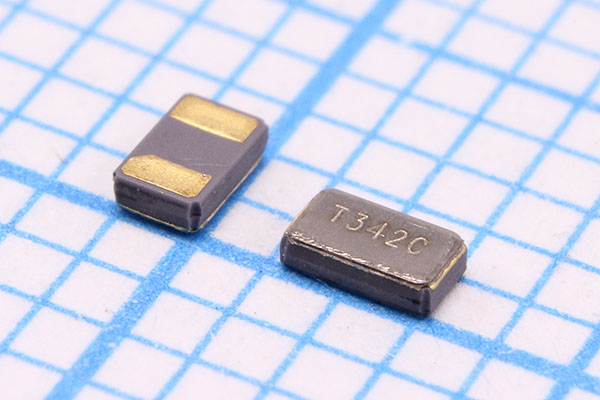 32,768 \SMD02012C2\ 7\ 10\200/-40~85C\XTH\1Г CREC --- Кварцевые резонаторы (пьезокерамические, диэлектрические, ПАВ (SAW), резонаторы из других пьезоматериалов)