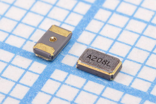 32,768 \SMD02012C2\ 7\ 20\150/-40~85C\FC-12M\EPSON --- Кварцевые резонаторы (пьезокерамические, диэлектрические, ПАВ (SAW), резонаторы из других пьезоматериалов)