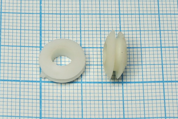 втулка проход\d 5,0x 5,5xd11\d 7x1,5\резин\бел\\ --- Изоляционные втулки