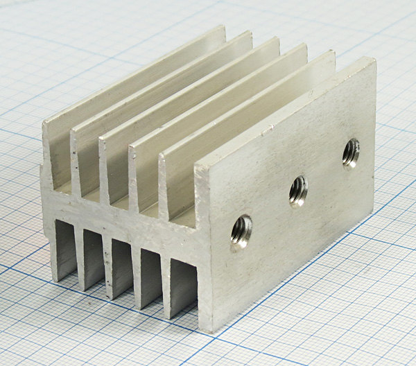 охладитель  60x 40x 36/М6 3отв\I03\\Al\сер\О-121\ --- Охладители (радиаторы охлаждения)