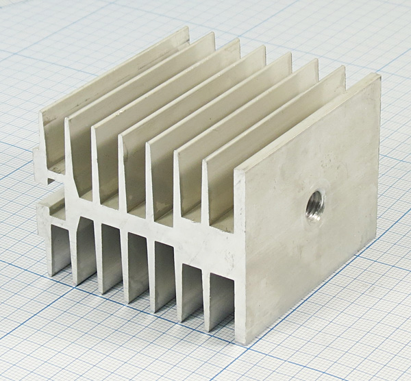 охладитель  60x 60x 45/М8\I06\\Al\сер\О-131\ --- Охладители (радиаторы охлаждения)
