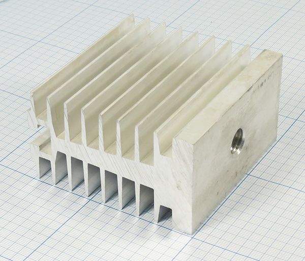 охладитель  80x 80x 45/М12\I08\\Al\сер\О-151\ --- Охладители (радиаторы охлаждения)