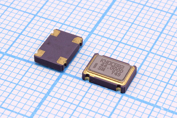 гк 44000 \\SMD07050C4\CM\3,3В\K50-3C0-SE\ --- Кварцевые генераторы
