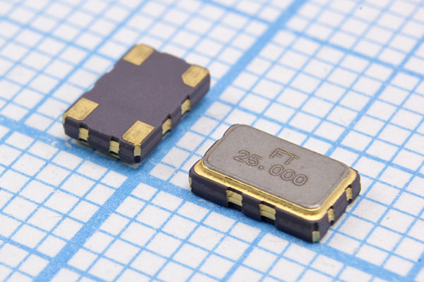 гк 25000 \VCTCXO\SMD05032C4\SIN\3,3В\FVTO_SM5\FT --- Кварцевые генераторы