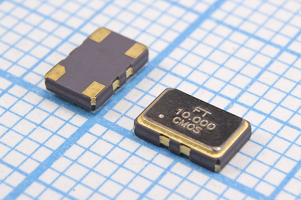 гк 10000 \VCTCXO\SMD05032C4\CM\3,3В\FVTO_SM5C\ FT --- Кварцевые генераторы