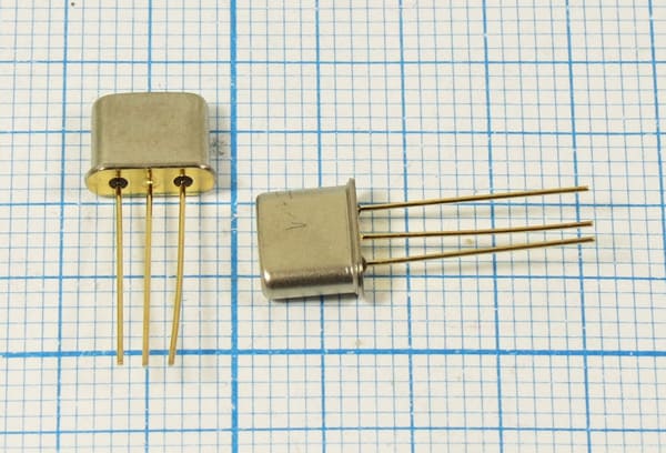 26103 \UM5-3\\\\\1Г бу NDK (470175) --- Кварцевые резонаторы (пьезокерамические, диэлектрические, ПАВ (SAW), резонаторы из других пьезоматериалов)