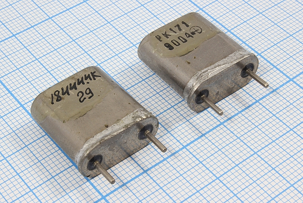 18444,4 \Б\\\\РК171\1Г --- Кварцевые резонаторы (пьезокерамические, диэлектрические, ПАВ (SAW), резонаторы из других пьезоматериалов)