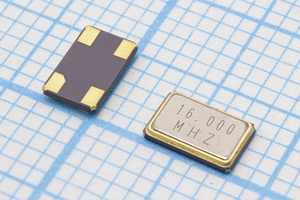 16000 \SMD05032C4\30\ 30\ 30/-40~85C\XMC\1Г CREC --- Кварцевые резонаторы (пьезокерамические, диэлектрические, ПАВ (SAW), резонаторы из других пьезоматериалов)