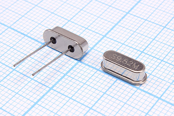 9820 \HC49S3\10\ 15\ 20/-20~70C\S9,82M\1Г CY --- Кварцевые резонаторы (пьезокерамические, диэлектрические, ПАВ (SAW), резонаторы из других пьезоматериалов)