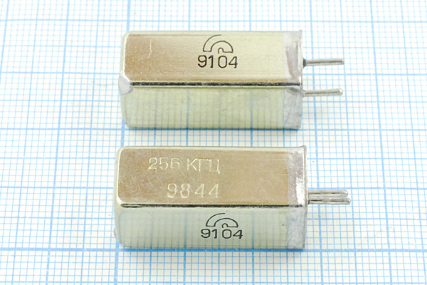 256 \УД\\ 30\300/-60~85C\РК168УД-8ДШ\1Г 11x11x28 --- Кварцевые резонаторы (пьезокерамические, диэлектрические, ПАВ (SAW), резонаторы из других пьезоматериалов)