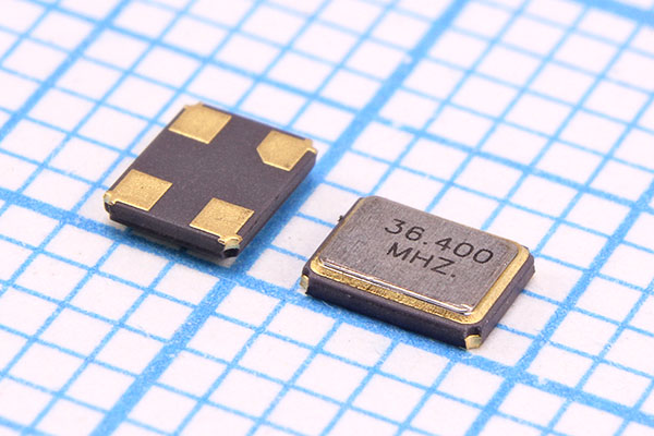 36400 \SMD03225C4\20\ 20\ 20/-40~85C\XMD\1Г CREC --- Кварцевые резонаторы (пьезокерамические, диэлектрические, ПАВ (SAW), резонаторы из других пьезоматериалов)