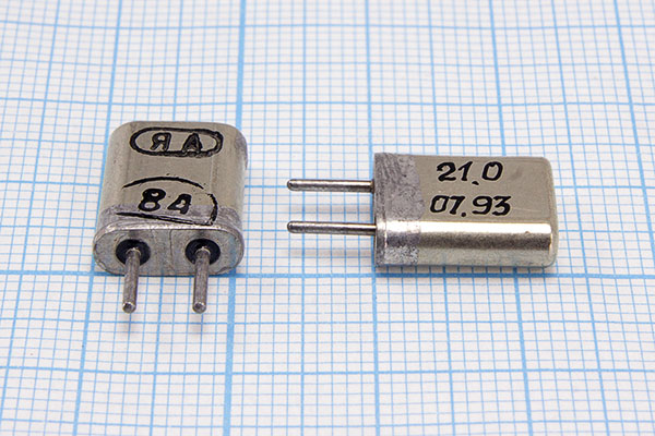 21000 \HC25U\\\\МА\1Г (21,0) --- Кварцевые резонаторы (пьезокерамические, диэлектрические, ПАВ (SAW), резонаторы из других пьезоматериалов)