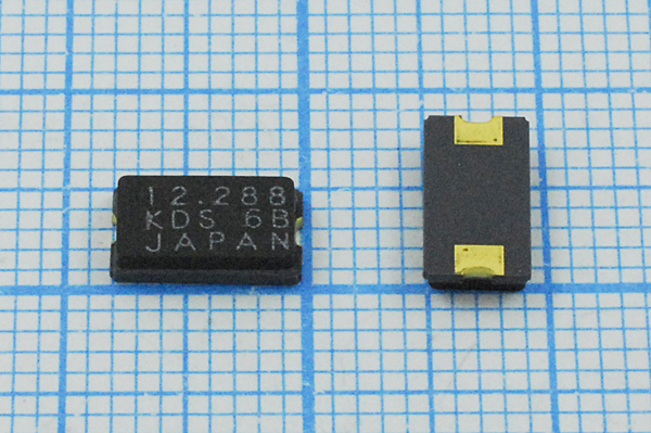 12288 \SMD08045C2\12\ 30\\DSX840G\1Г (12.288) --- Кварцевые резонаторы (пьезокерамические, диэлектрические, ПАВ (SAW), резонаторы из других пьезоматериалов)