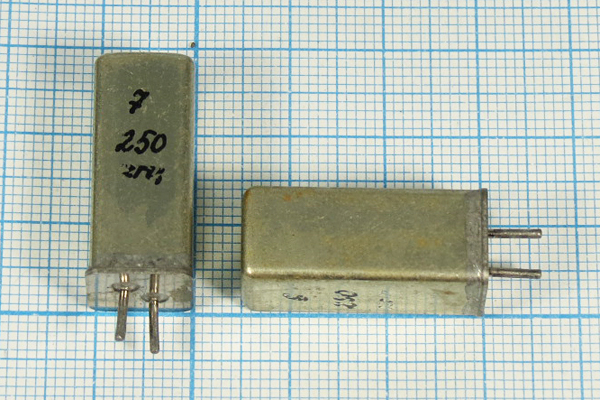 250 \УГ\\\\\1Г 11x11x25 --- Кварцевые резонаторы (пьезокерамические, диэлектрические, ПАВ (SAW), резонаторы из других пьезоматериалов)