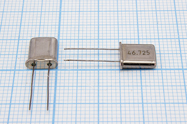 46725 \UM1\\\\\ (46.725) --- Кварцевые резонаторы (пьезокерамические, диэлектрические, ПАВ (SAW), резонаторы из других пьезоматериалов)