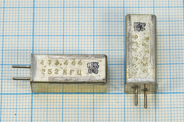 252 \УГ\\\\\1Г 11x11x25 --- Кварцевые резонаторы (пьезокерамические, диэлектрические, ПАВ (SAW), резонаторы из других пьезоматериалов)