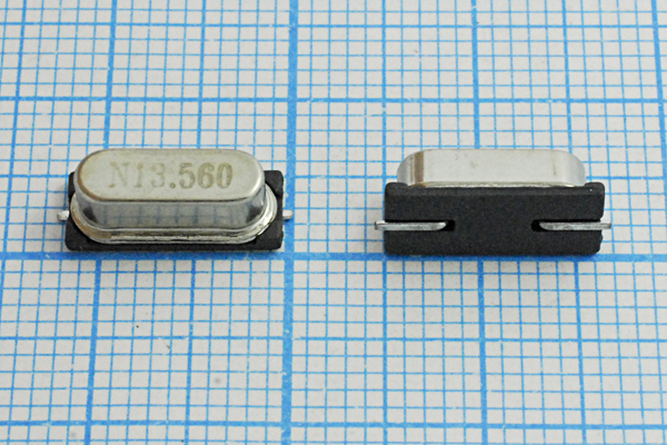 13560 \SMD49S4\S\ 30\\\1Г (N13560) --- Кварцевые резонаторы (пьезокерамические, диэлектрические, ПАВ (SAW), резонаторы из других пьезоматериалов)