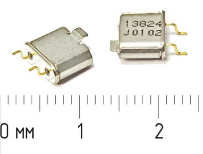 13824 \SMC-UM5A\18\ 20\\\1Г (13824 J0102) --- Кварцевые резонаторы (пьезокерамические, диэлектрические, ПАВ (SAW), резонаторы из других пьезоматериалов)