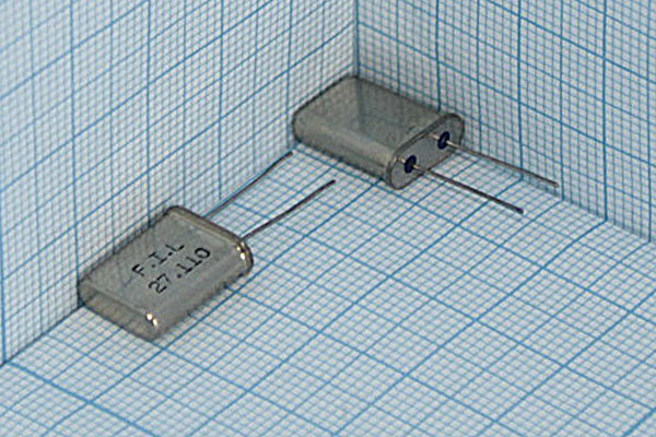 27110 \HC49U\20\\\\3Г (F.I.L 27.110) --- Кварцевые резонаторы (пьезокерамические, диэлектрические, ПАВ (SAW), резонаторы из других пьезоматериалов)