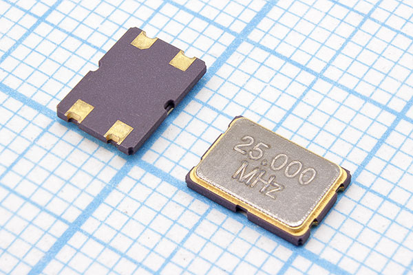 25000 \SMD07050C4\20\ 20\ 20/-20~70C\\1Г --- Кварцевые резонаторы (пьезокерамические, диэлектрические, ПАВ (SAW), резонаторы из других пьезоматериалов)