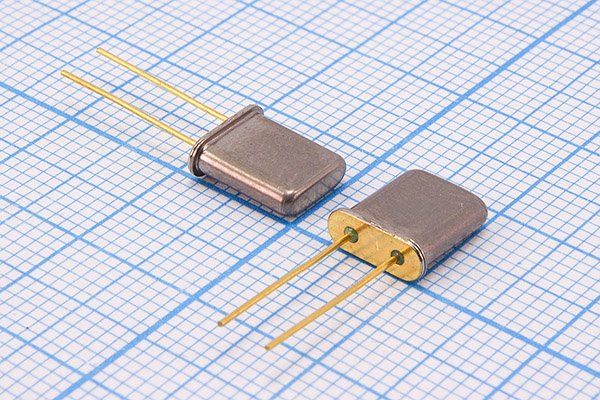 46725 \UM1\\\\\3Г бм --- Кварцевые резонаторы (пьезокерамические, диэлектрические, ПАВ (SAW), резонаторы из других пьезоматериалов)