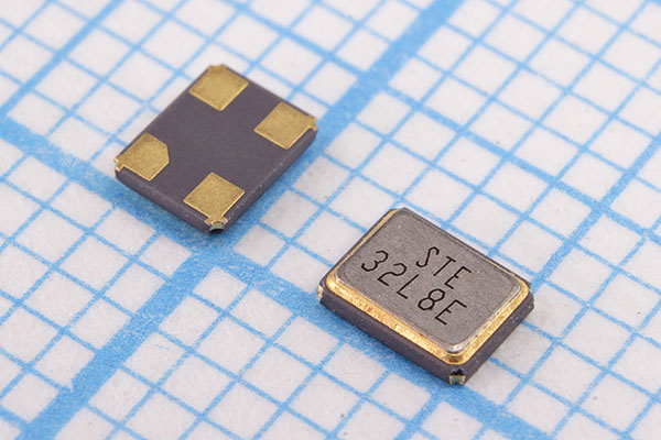 32000 \SMD03225C4\ 8\ 10\ 15/-40~85C\S3225\1Г --- Кварцевые резонаторы (пьезокерамические, диэлектрические, ПАВ (SAW), резонаторы из других пьезоматериалов)