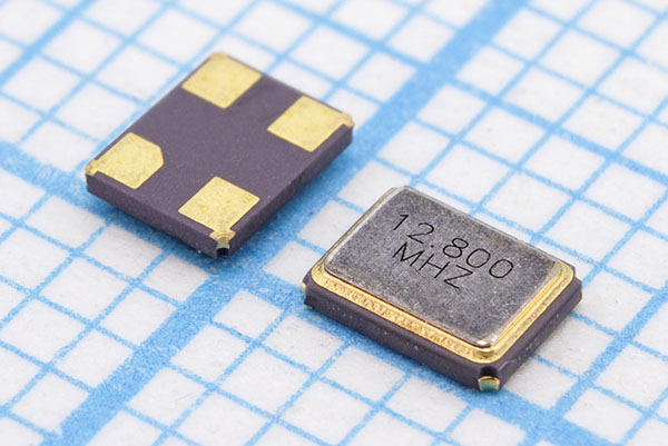 12800 \SMD03225C4\20\ 10\ 10/-20~70C\XMD\1Г CREC --- Кварцевые резонаторы (пьезокерамические, диэлектрические, ПАВ (SAW), резонаторы из других пьезоматериалов)
