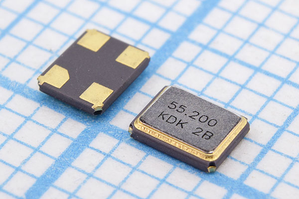 55200 \SMD03225C4\ 6\ 15\ 30/-40~85C\XMD\1Г CREC --- Кварцевые резонаторы (пьезокерамические, диэлектрические, ПАВ (SAW), резонаторы из других пьезоматериалов)