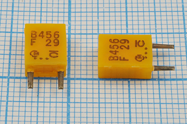 456 \C07x4x09P2\\\\CSB456F29\2P-2 --- Кварцевые резонаторы (пьезокерамические, диэлектрические, ПАВ (SAW), резонаторы из других пьезоматериалов)