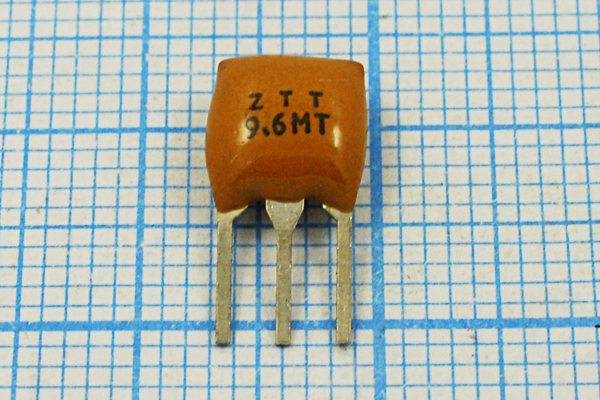 9600 \C07x5x08P3\\\\ZTT9,60MT\3P --- Кварцевые резонаторы (пьезокерамические, диэлектрические, ПАВ (SAW), резонаторы из других пьезоматериалов)